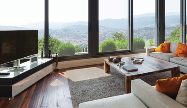 La película para vidrios Harmony preserva las vistas exteriores de una casa 